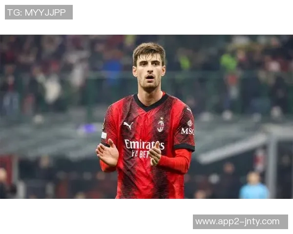 加比亚：米兰防守进步显著全队共同努力成效明显