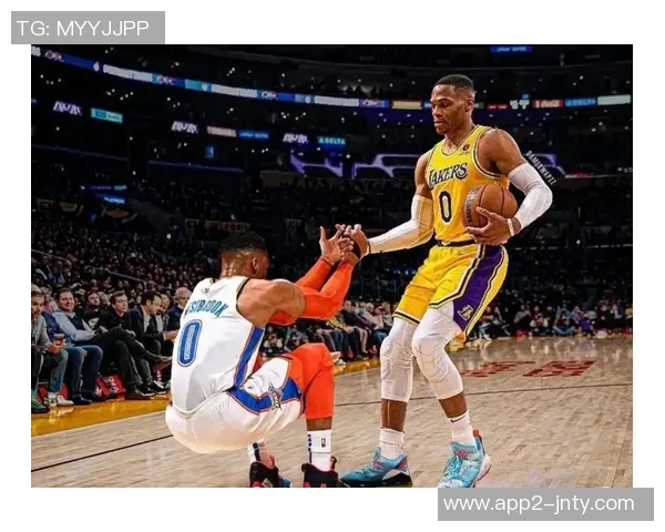 泰瑞斯马丁替补出战25分钟高效砍下26分6篮板3助攻2抢断表现亮眼